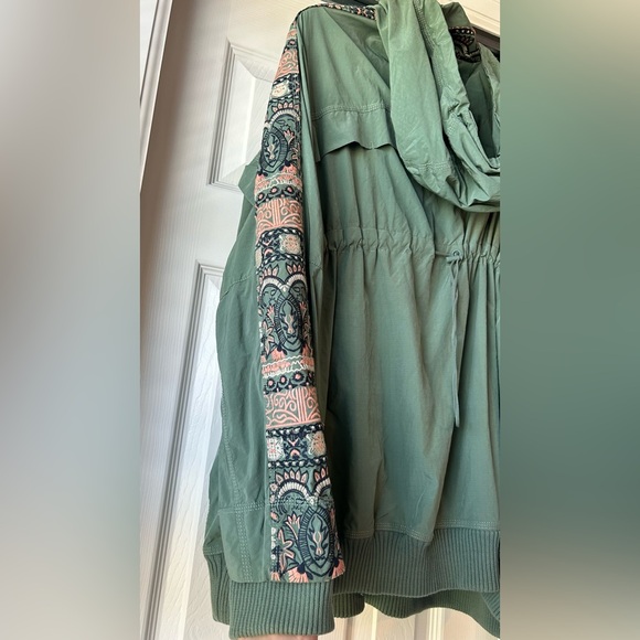 Free People She Fly Jacket “NO LONGER SOLD” “FREE Gift W/purchase” - Picture 7 of 7